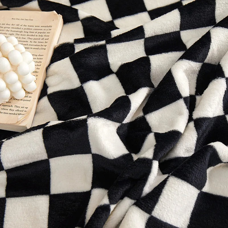 Tessellé Throw – Luxe Coral Velvet Blanket Bowlift
