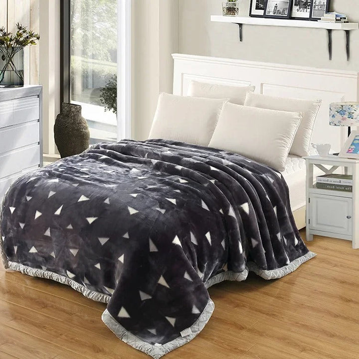 LuxuryWarmth – King Size Duvet for Winter Comfort Bowlift