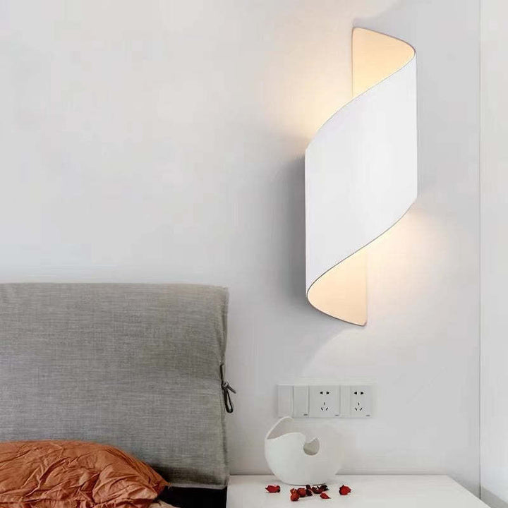 BowLift | Modern Spiral LED Wall Lamp – TwistLight