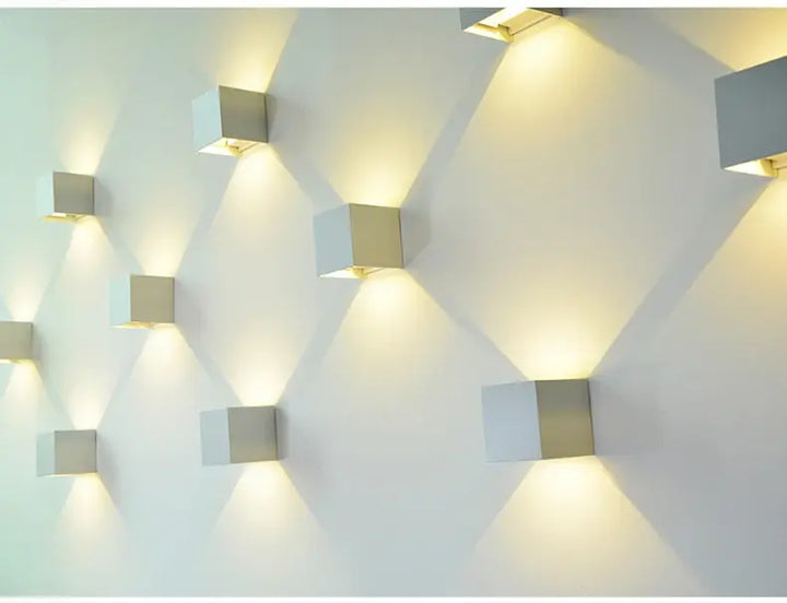 BowLift | Rechargeable wall lamp with sensor