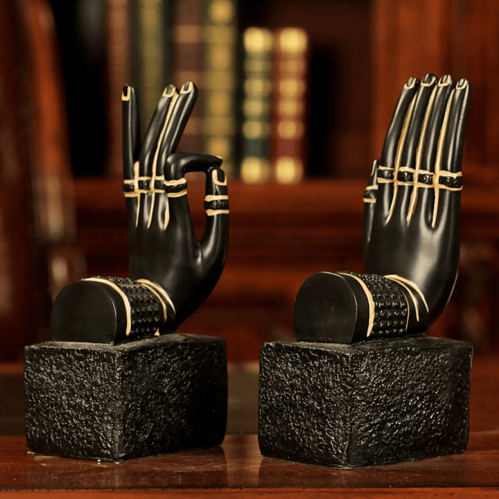 BowLift | Bookend Design made of resin | Black hands