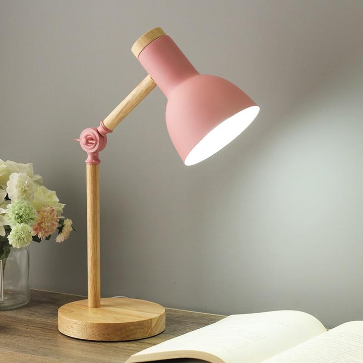 BowLift | LuminoShade – Modern desk lamp made of wood in Scandinavian style