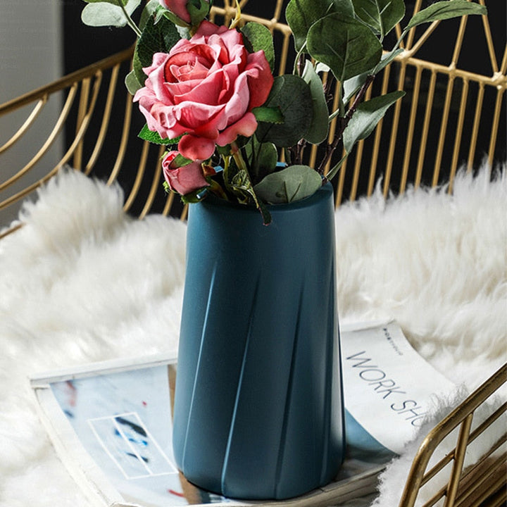 BowLift | Nordic Style Elegant Origami Flower Vase