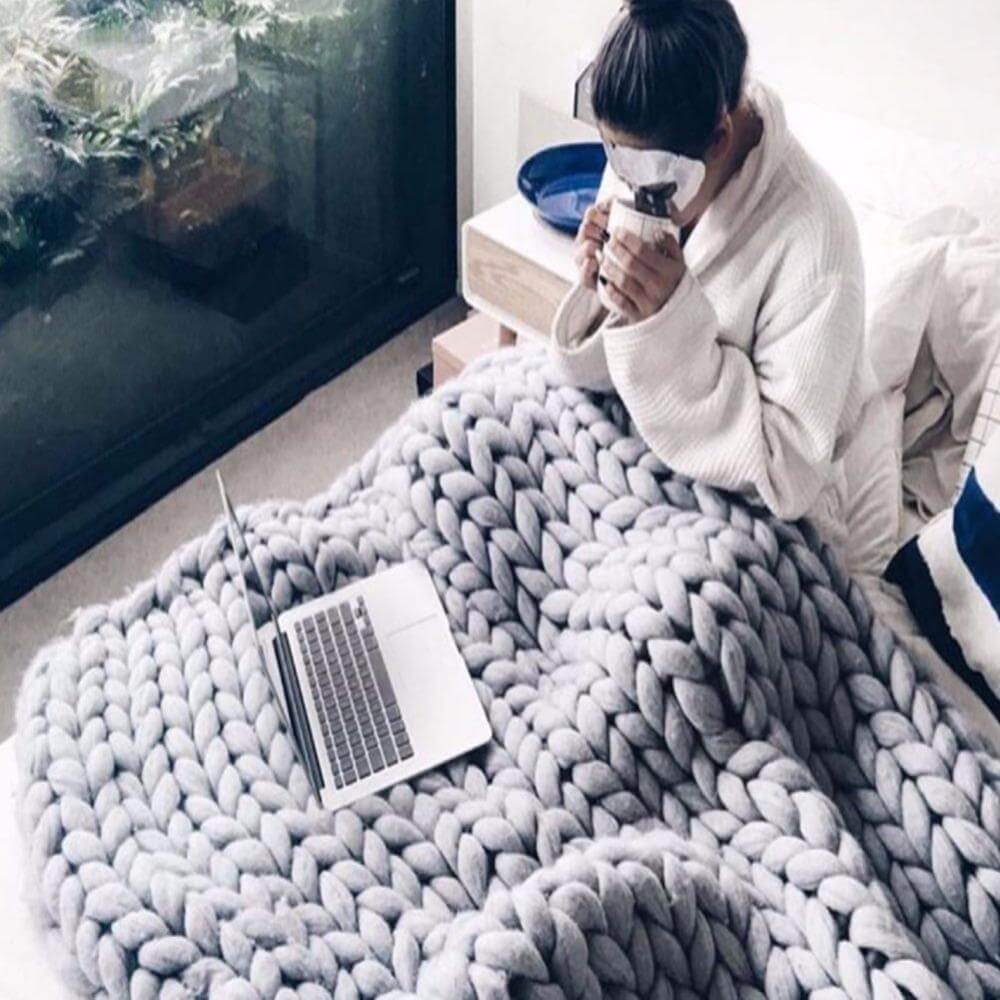 BowLift | Thick Line Sofa Knitted Blanket