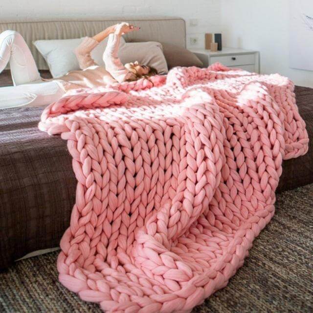 BowLift | Thick Line Sofa Knitted Blanket