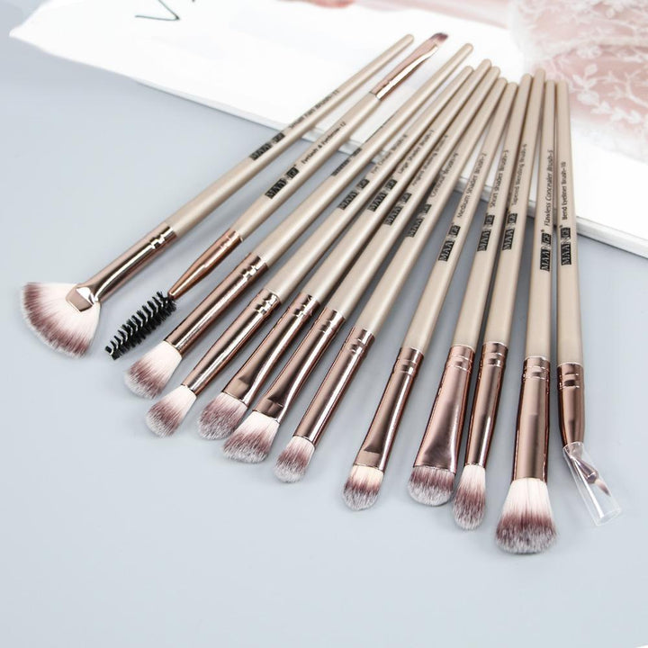 Set of 12 Professional Make-Up Brushes | Bowlift