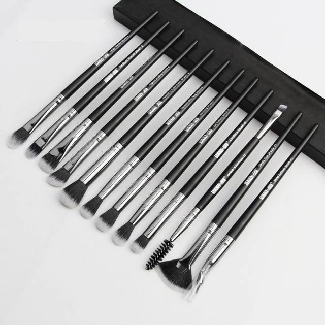 Set of 12 Professional Make-Up Brushes | Bowlift