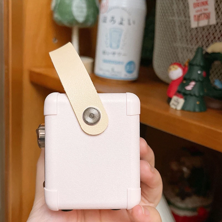 BowLift | Mini Retro Radio Bluetooth Speaker