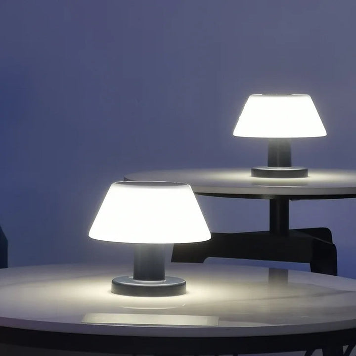 BowLift | Solar-Powered Table Lamp - Solara