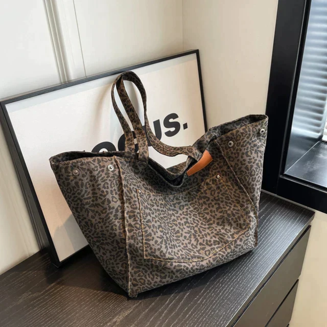 BowLift | Stylish Handbag with Leopard Print - WildElegance