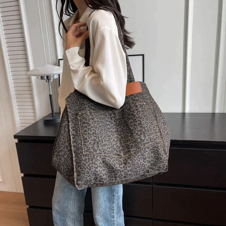 BowLift | Stylish Handbag with Leopard Print - WildElegance